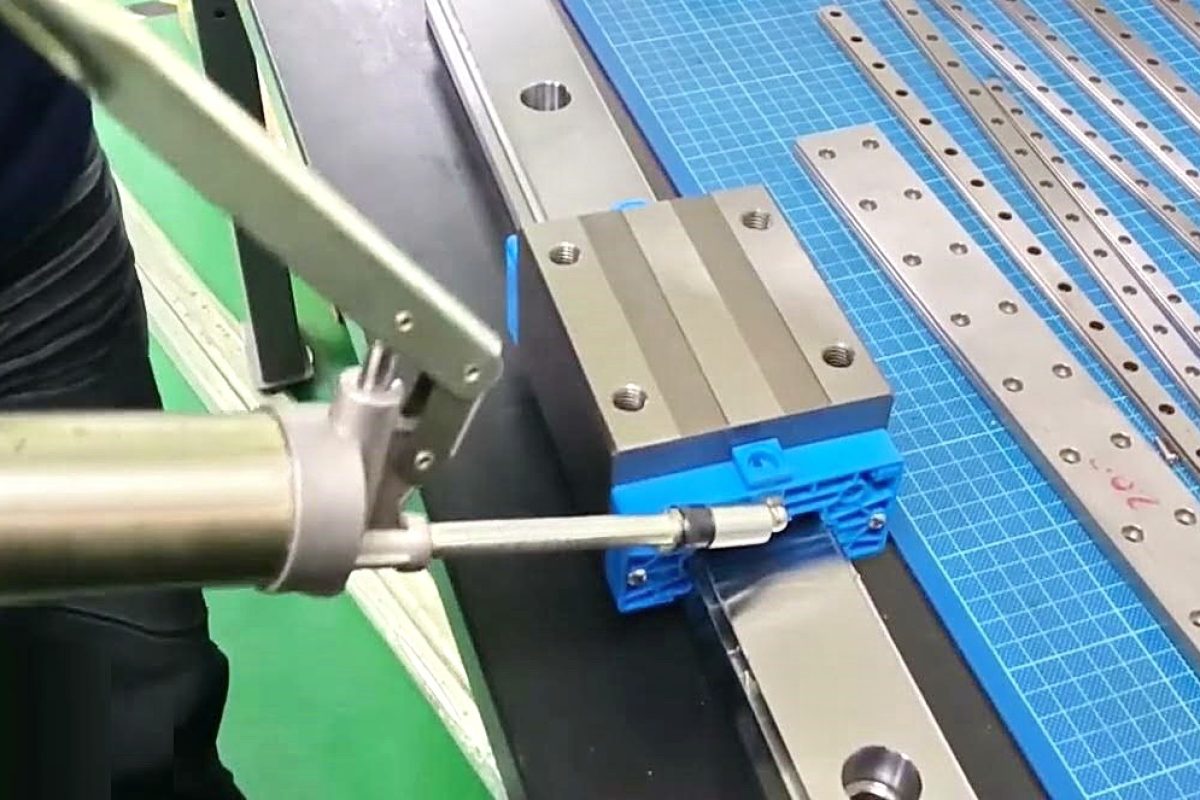 การบำรุงรักษา Linear Guide